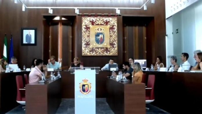 Peñarroya-Pueblonuevo aprueba unas cuentas de 11,8 millones con más inversión, apoyo económico y menor endeudamiento