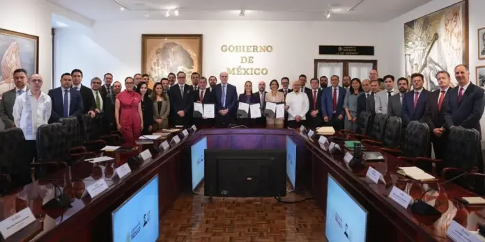 Sheinbaum renueva tope a gasolina regular